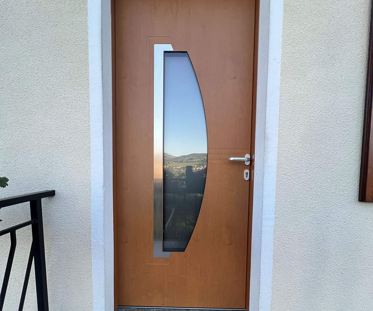 Porte d’entrée aluminium moderne Fenestram