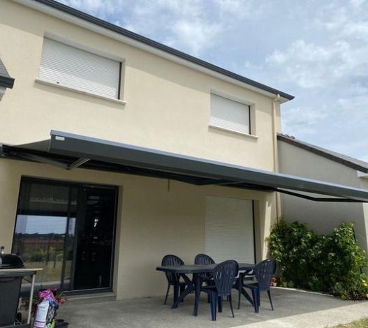 Store banne installé sur terrasse
