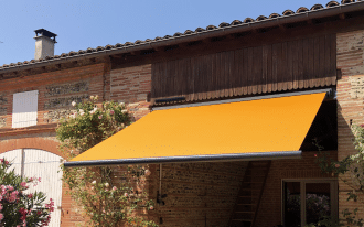 Store banne autonome solaire