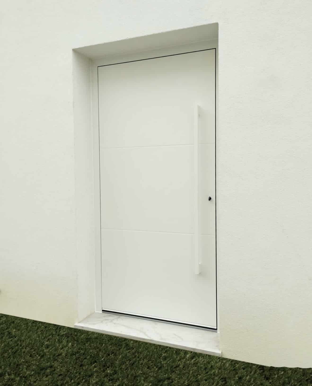 Porte d’entrée aluminium pleine