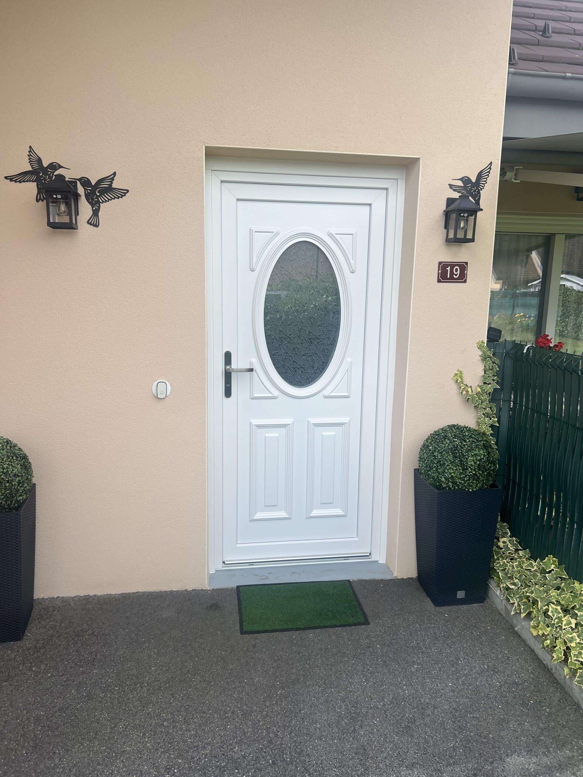 Porte PVC contemporaine