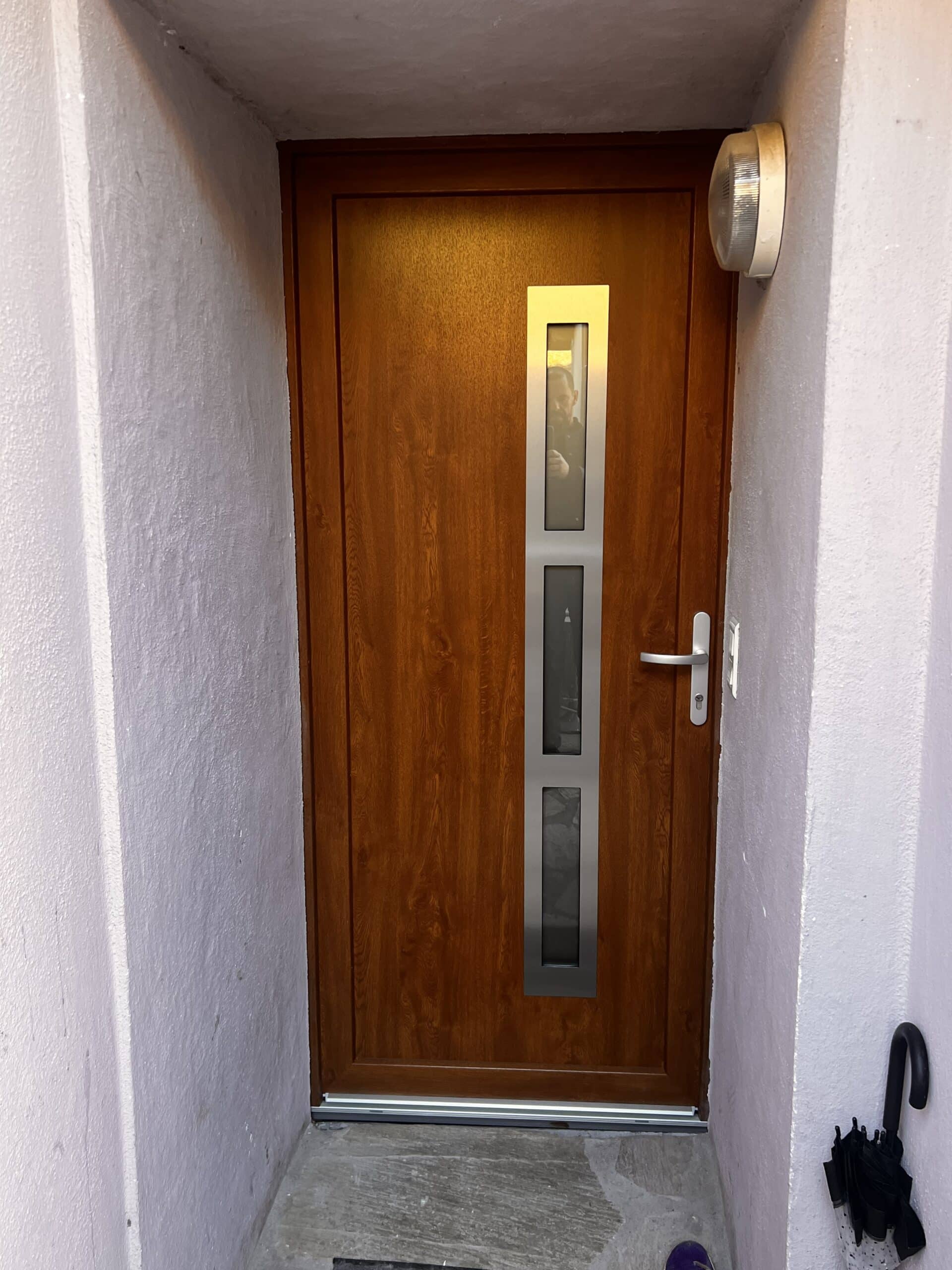 Porte PVC avec imposte vitrée