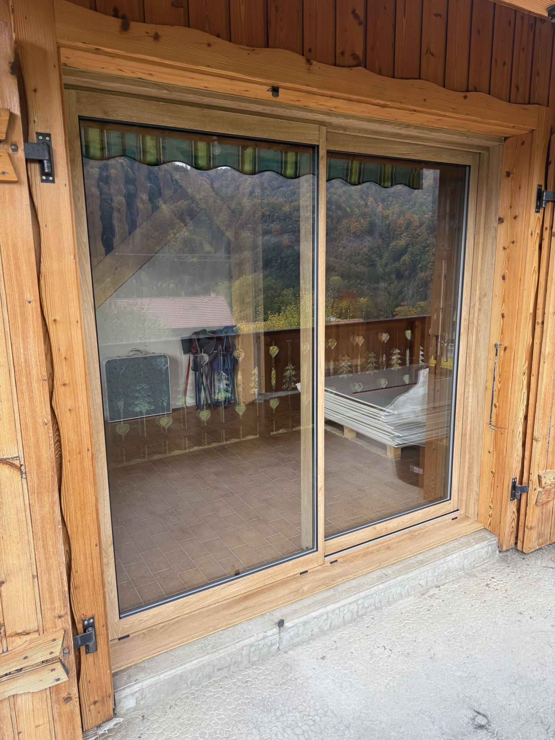 Baie vitrée aluminium avec façade vitrée