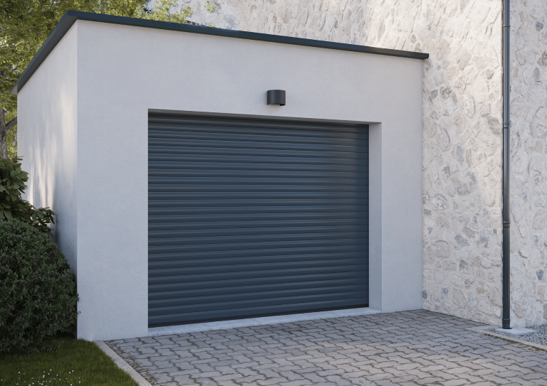 Porte de garage enroulable motorisée Somfy IO Fenestram