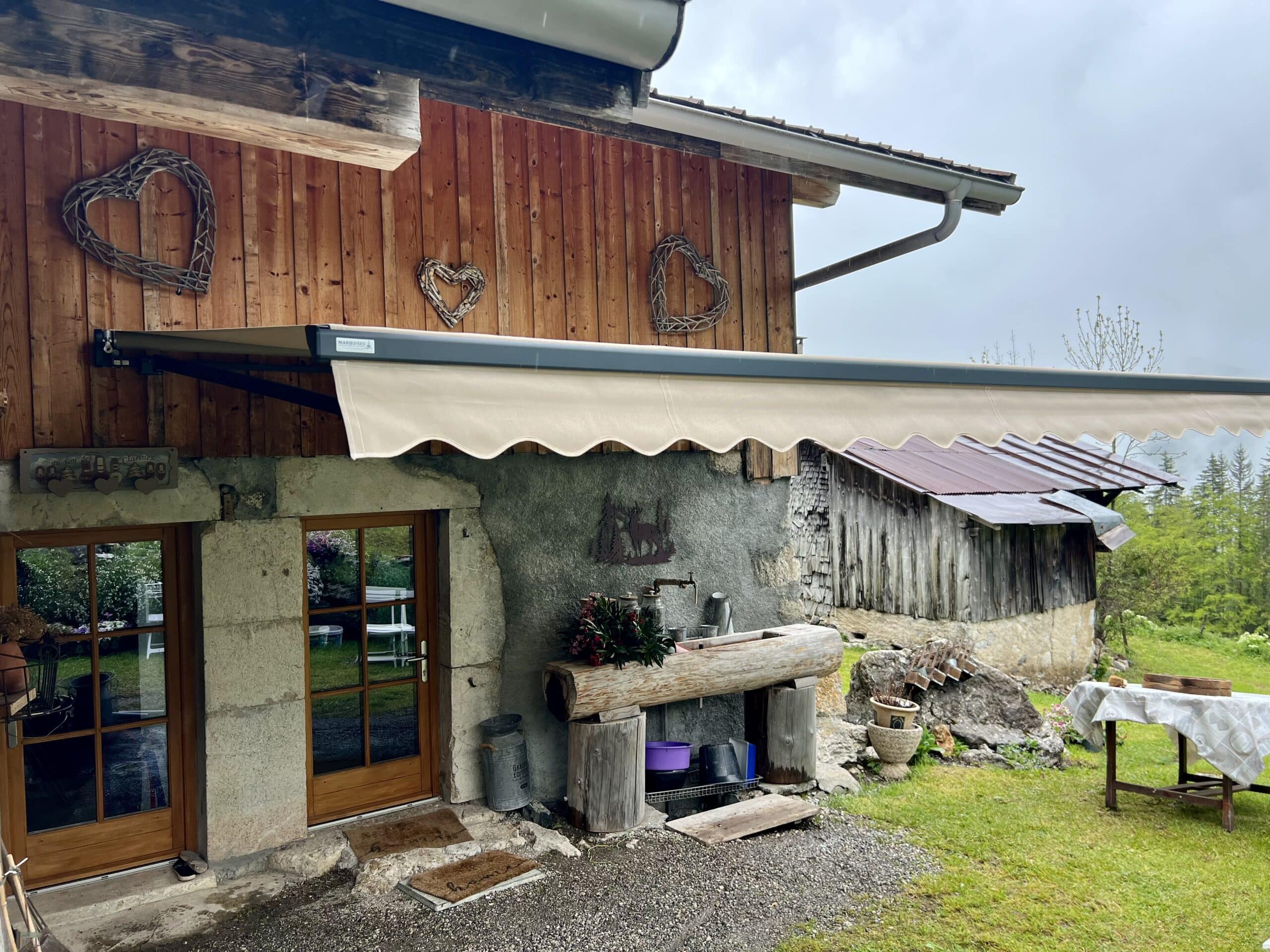 Installation Fenestram : protection solaire extérieure