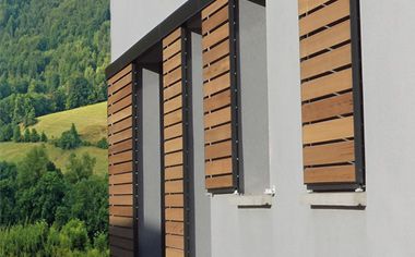 Volet coulissant aluminium à lames inclinées