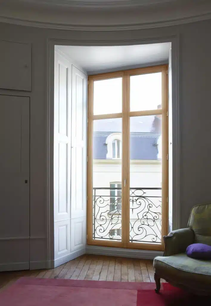 Ambiance officielle Atlantem : fenêtres bois tradition